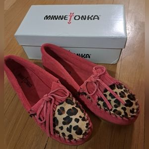 *NEW* Minnetonka slipper / shoes